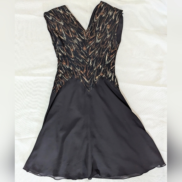 1990s Party Dress with Shades of Gold Tinsel Drop Waist - Picture 5 of 8